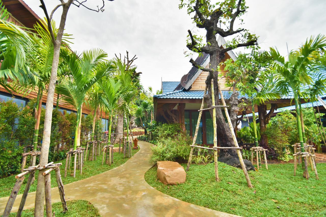 The Nine Thipthara Klongson Resort Ban Nong Thale Exterior photo