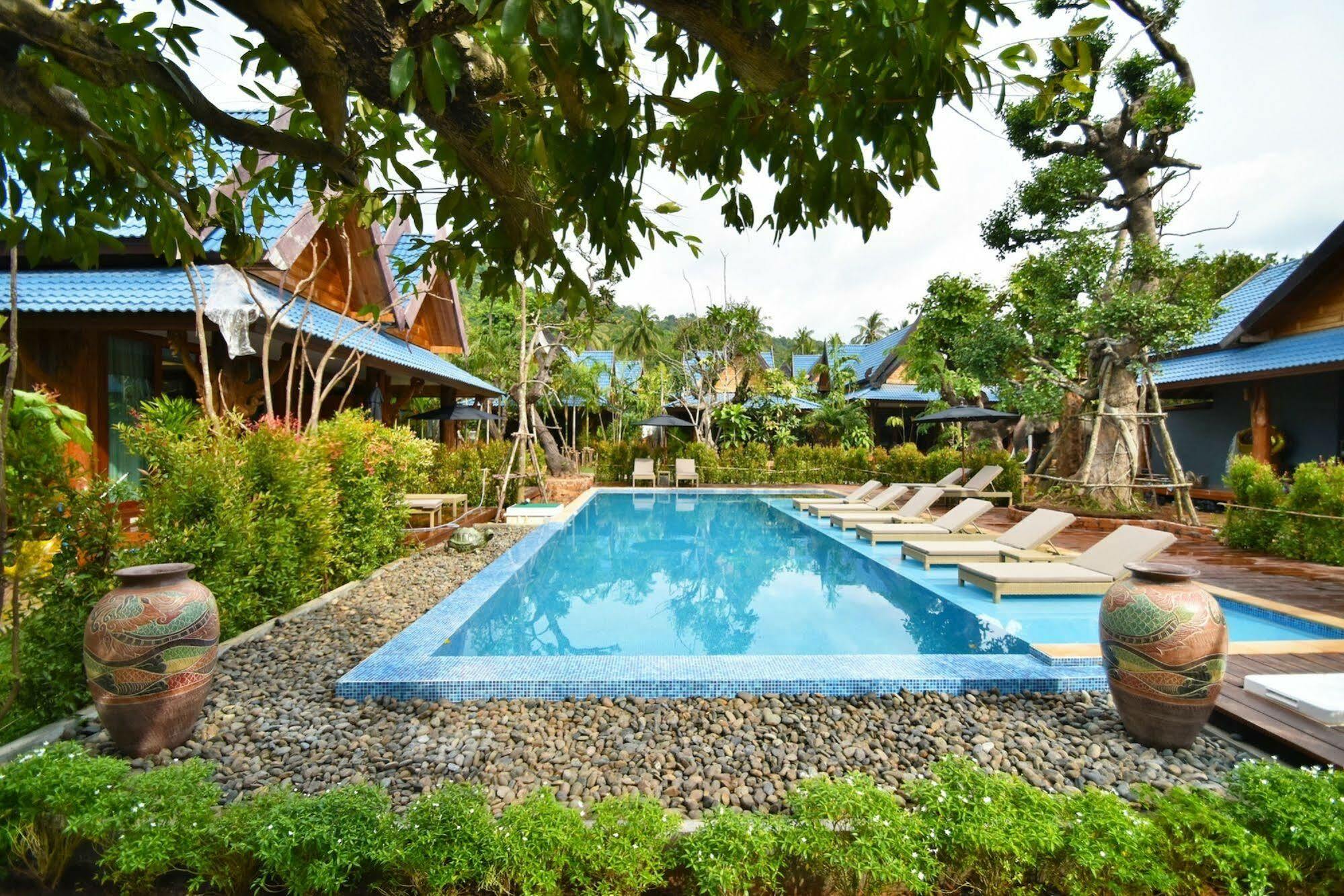 The Nine Thipthara Klongson Resort Ban Nong Thale Exterior photo